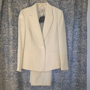 NWT Le Suit Elegant Blazer and Pants Set